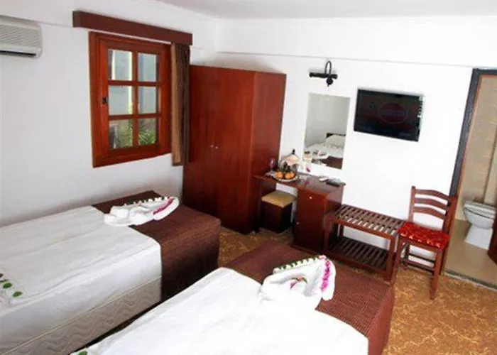 Hotel Golden Sunset 2*