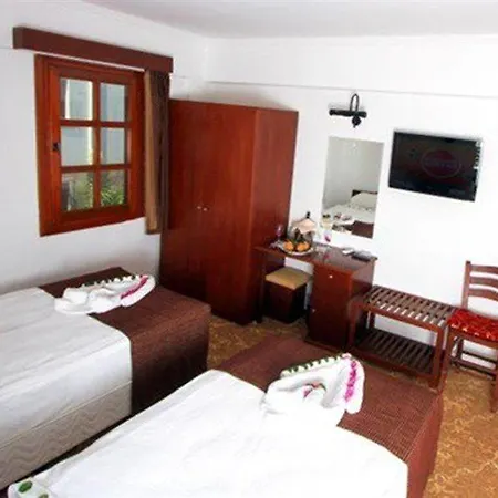 酒店 Golden Sunset 2*