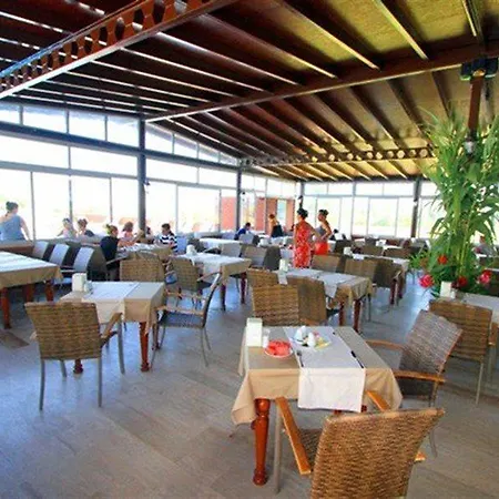 מלון Golden Sunset