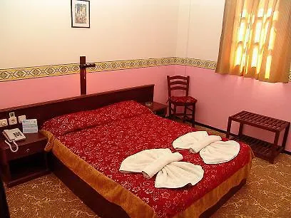 מלון Golden Sunset טורגוטריס